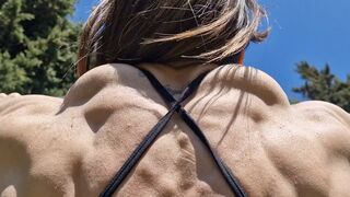 Fbb pro workout massive pump huge back traps lats biceps hulk back sunny day