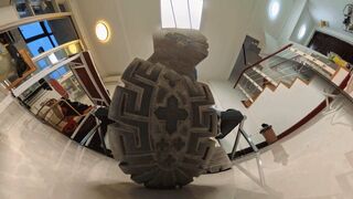 8KVR360 YIDE sports shoes trample on human-shaped carpet