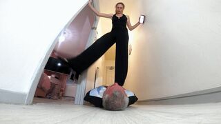 Danielle's Hallway Trample 8 FLOOR CAM (4K)