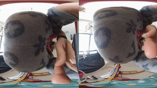3DVR180 ANNA's sexy big buttocks POV character