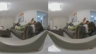 3DVR180 massages the lady s toes