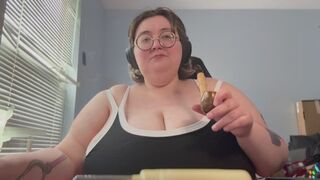 BBW Smokes and Degrades With Pipe