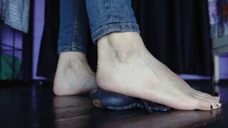 toy spider crush (wmv)