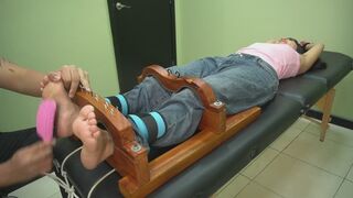 Hooya tickled facing up (full body camera)