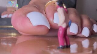 Giantess Payback: Trapped Between My Toes