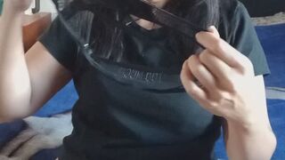 Deep in my book, something interrupted my reading: an intense smell rising up my thighs. ? My panties had been worn for days, and now they were protesting. I had to put down my novel, embarrassed, to check myself. When I touched them, they were… soa
