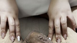 (078) Sensual scratches to orgasm