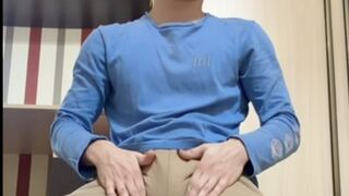 Young cumshow