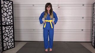 CHERRI'S STRONG KARATE HANDS (4K)