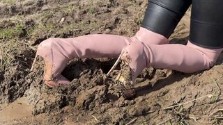 Revving car, car stuck girl, Casadei over the knee boots in mud, CSG, Nissan Qashqai got stuck in mud, girl stuck in mud, car pushing from mud