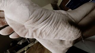 Cannot Ignore My Feet - LaCreme