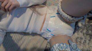 Wetting my diaper and being a lil goofy