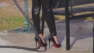 SiteSet 440 Scrubbing with Louboutins