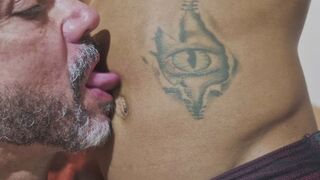 Deep Bellybutton Worship