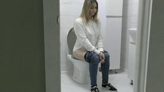 I really need to go to the loo today; big brownies are coming out of my bum MP4 FULL HD 1080p