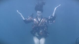 Underwater Wetlook – Floral Kimono in the Ocean- Zura - 4K