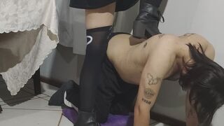 Used as a Chair While I Tie My Shoes | Usado Como Cadeira Enquanto Amarro Meus Sapatos