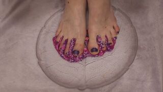 Feet make a slimy mess