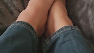 Sensual feet rubbing