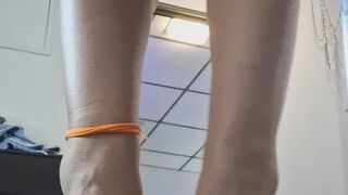 Giantess In Toms