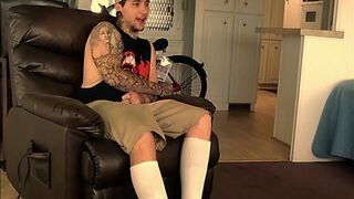 EXTREME SKATER SOCK AND SNEAKER WORSHIP