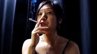 Chinese women smoking 4K