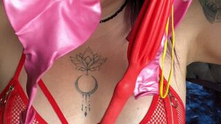 very hot play with balloons and dildo