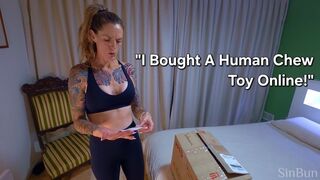 I Found a Human Chew Toy Online! | Sinbun Reviews Her New Favourite Toy