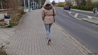 I am losing my High Heel outside the tram HD wmv 1920x1080
