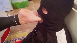 LONG BIG SOLES - BLUE TOES - FOOT GAGGING POOR SLAVE