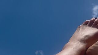 Cloud foot Dancing while sunbathing